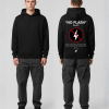 Man in zwarte hoodie voor- en achterkant met NO FLASH POLICY tekst en verboden flits icoon
