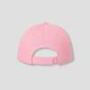 Achterkant roze cap met verstelbare klittenband sluiting