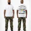 Wit unisex t-shirt met 'Pillenboeruhh Bedankt!' opdruk van PEP SCHEP – humoristische illustratie van apotheek scene op de rug met tekst en figuren