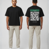 Zwart T-shirt met groene eigen tekst banner, grote witte QR-code en DURF TE SCANNEN tekst op de rug