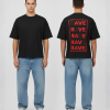 Zwart T-shirt met RAVE tekst herhalend in rood op de rug