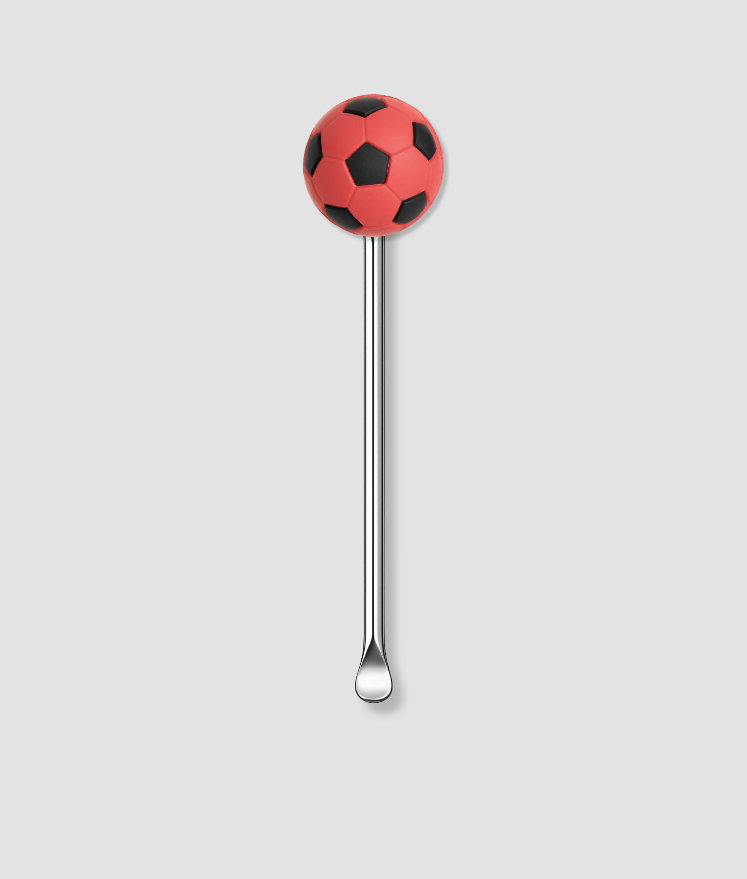 Zilveren cocktaillepel met rode voetbal decoratie aan bovenzijde