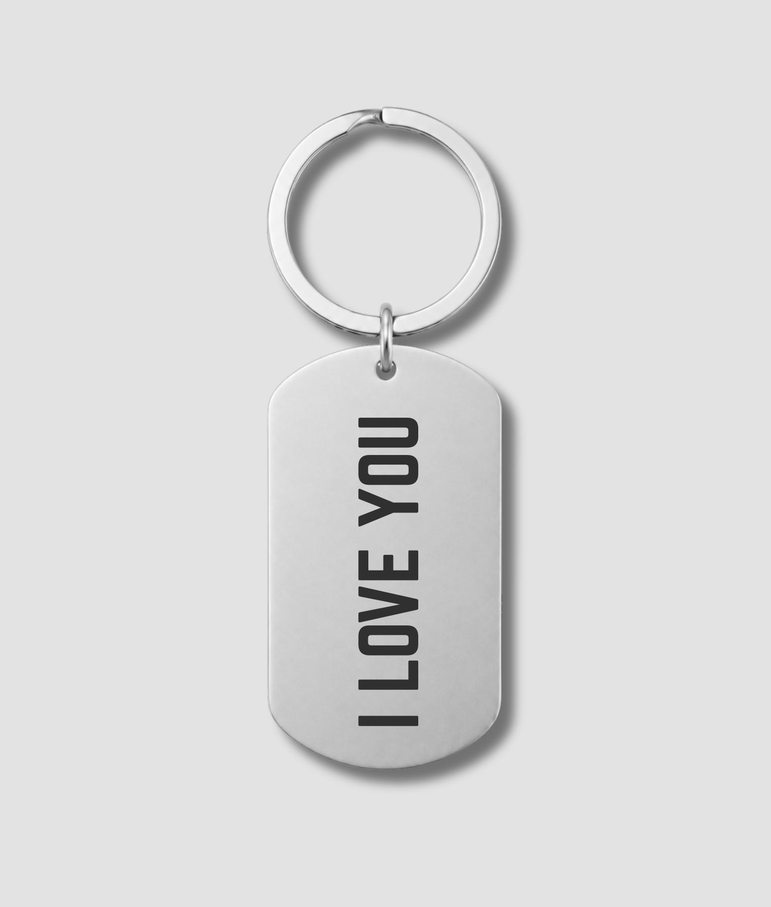 Zilveren dog tag sleutelhanger met zwarte tekst I LOVE YOU gravure