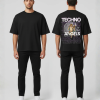 Zwart T-shirt met TECHNO ANGELS tekst, klassieke cherub illustratie en paarse grafische achtergrond op de rug