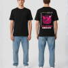 Zwart T-shirt met roze adelaar illustratie, Japanse tekens 永遠の命, gouden sterren en VITA AETERNA MMXXIV tekst op de rug