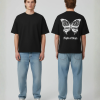 Zwart T-shirt met witte vlinder en Flight of Death tekst op de rug