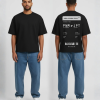 Zwart T-shirt met grijze boarding pass print en eigen tekst op de rug