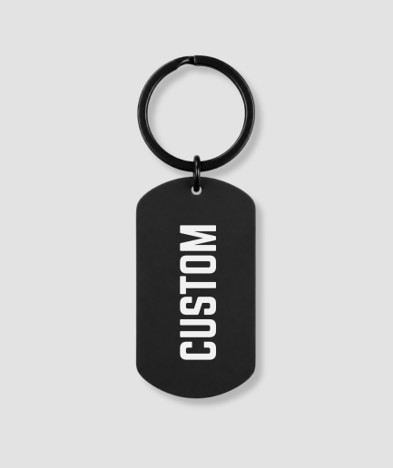 Zwarte dog tag sleutelhanger van RVS met witte tekst CUSTOM