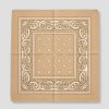 Donkerbruine bandana met paisley print, plat gevouwen
