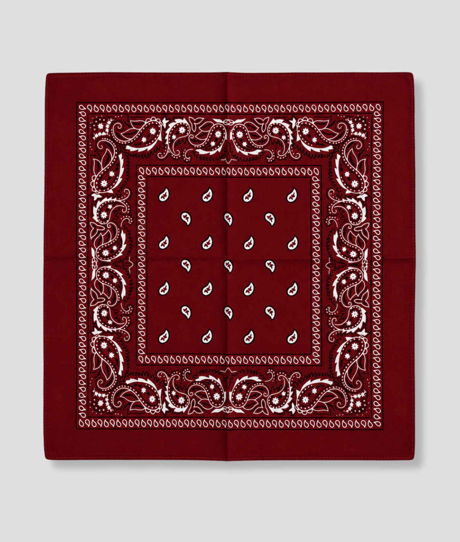 Donkerrode bandana met witte paisley print, plat gevouwen