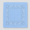 Lichtblauwe bandana met witte paisley print, plat gevouwen
