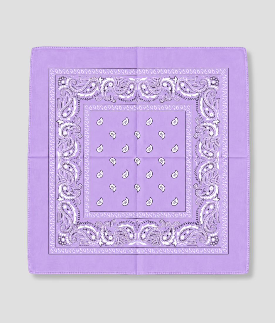 Lila bandana met witte paisley print, plat gevouwen