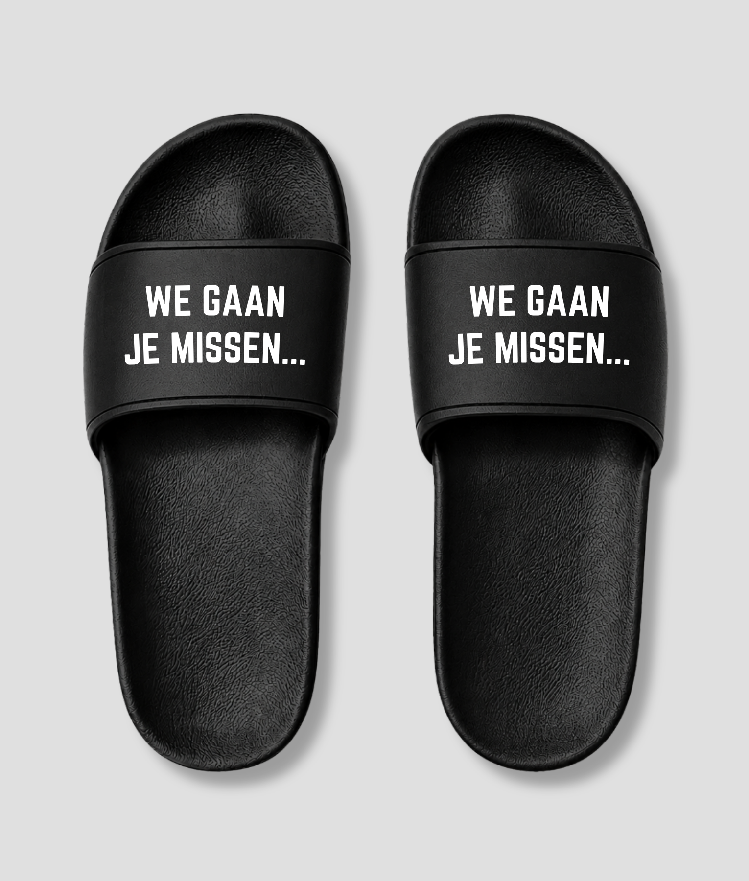 Zwarte platte badslippers, personaliseren met eigen ontwerp