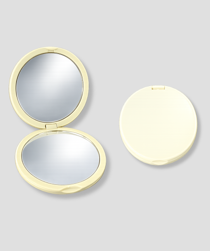 Gouden compacte make-up spiegel open en gesloten weergave op lichtgrijze achtergrond