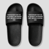 Maak je eigen zwarte platte badslippers