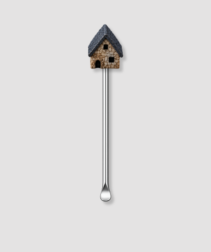Mini schepje cocktailstirrer met stenen vogelhuisje figuur met grijze leisteen dak en ronde ingang bovenop en zilveren steel