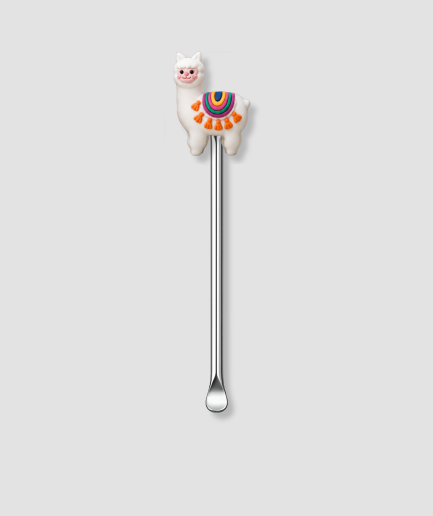 Mini schepje cocktailstirrer met witte lama figuur met kleurrijke regenboogdeken bovenop en zilveren steel