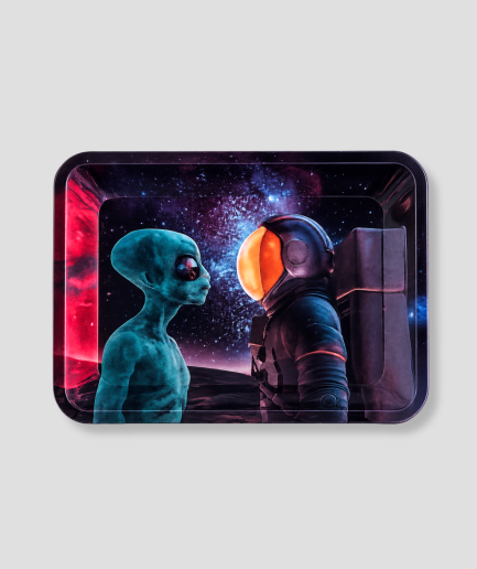 Rolling tray met alien en astronaut design