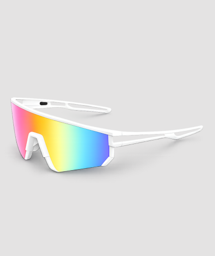 Witte sportzonnebril met regenboog lenzen – stijlvolle sportbril met wit frame en kleurrijke regenboog glazen, ideaal voor hardlopen, fietsen en buitensporten. Opvallende vrolijke uitstraling met UV-bescherming.