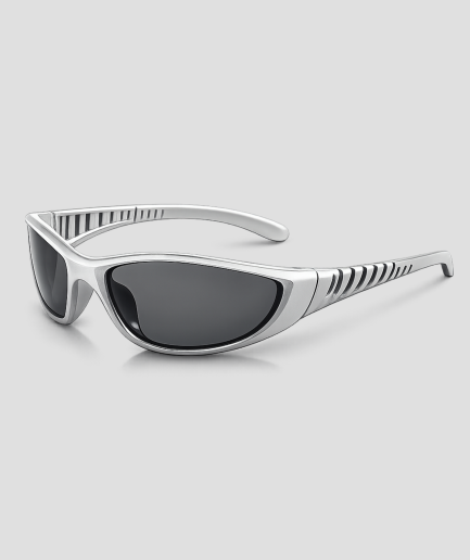 Zilver-grijze sport zonnebril met wraparound montuur voor bij een rave outfit