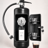 Zwarte brandblusser bar cadeau met open deurtje met shotglaasjes erin, een luxe fles drank en sleutel als uniek cadeau-item