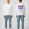 Model draagt hoodie met boarding pass opdruk