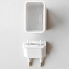 Witte USB-lader met geheim reservoir compartiment