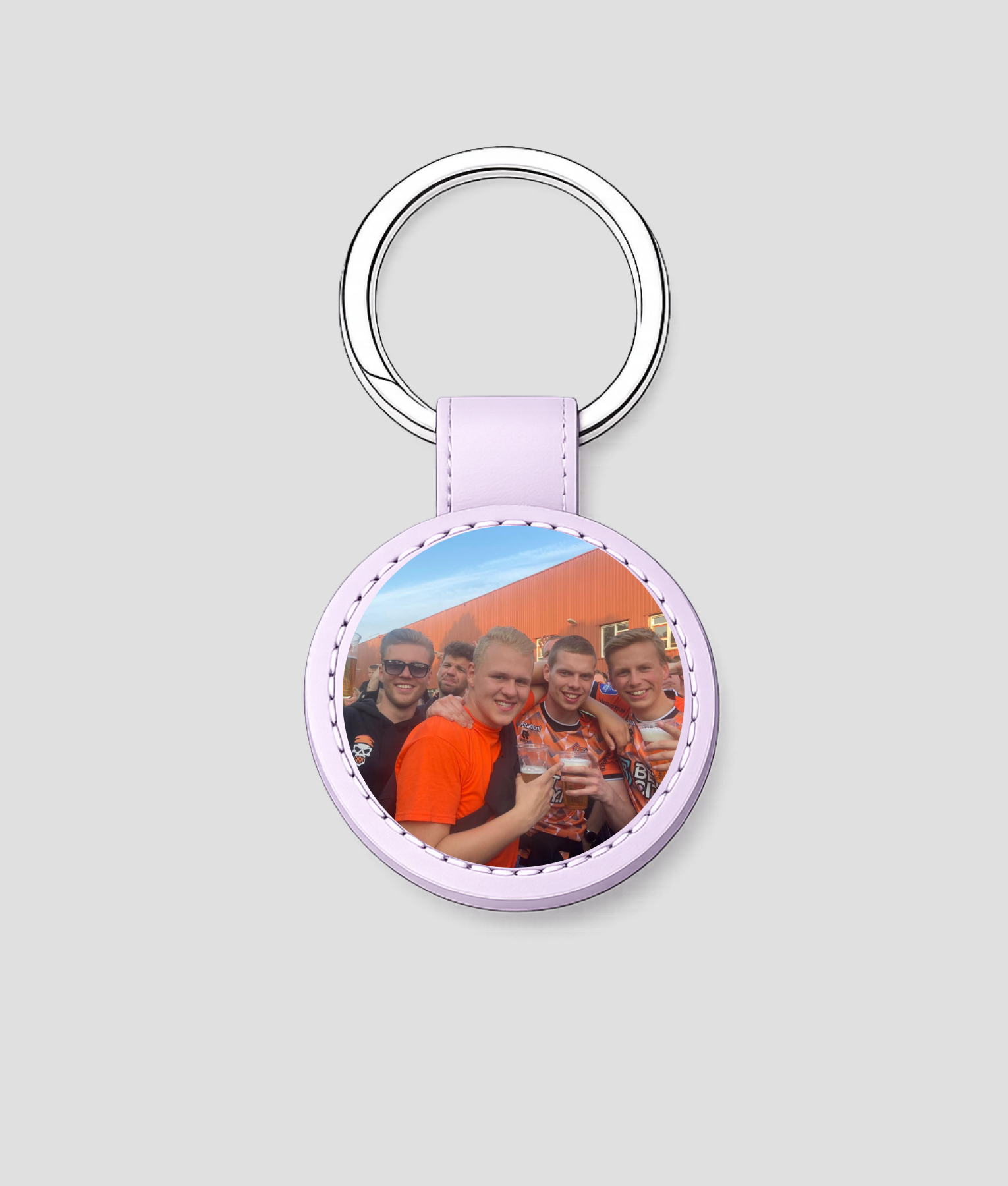 Lila ronde leren sleutelhanger met eigen feestfoto