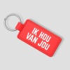 Rode leren sleutelhanger die je zelf kunt personaliseren met eigen tekst