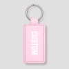Roze leren sleutelhanger met eigen tekst gegraveerd en metalen ring