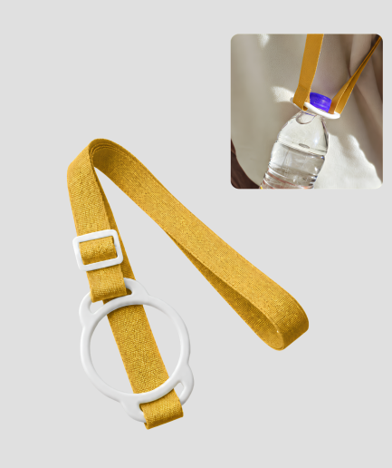 Mosterdgele verstelbare fleshouder band met witte ring clip om een waterfles mee te dragen