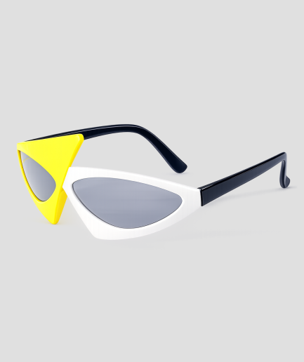 Gele en witte cateye zonnebril met asymmetrisch design