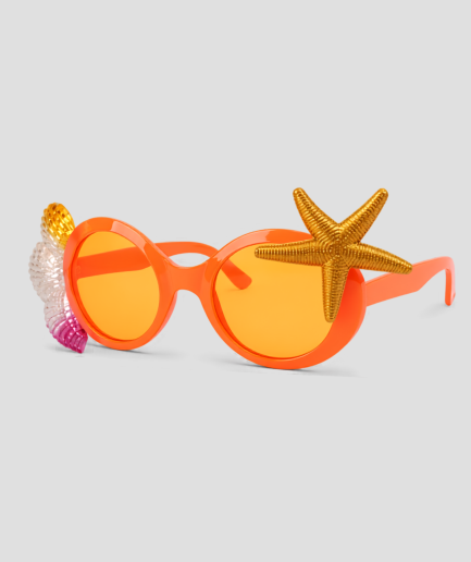 Oranje ronde zonnebril versierd met een gouden zeester en schelp