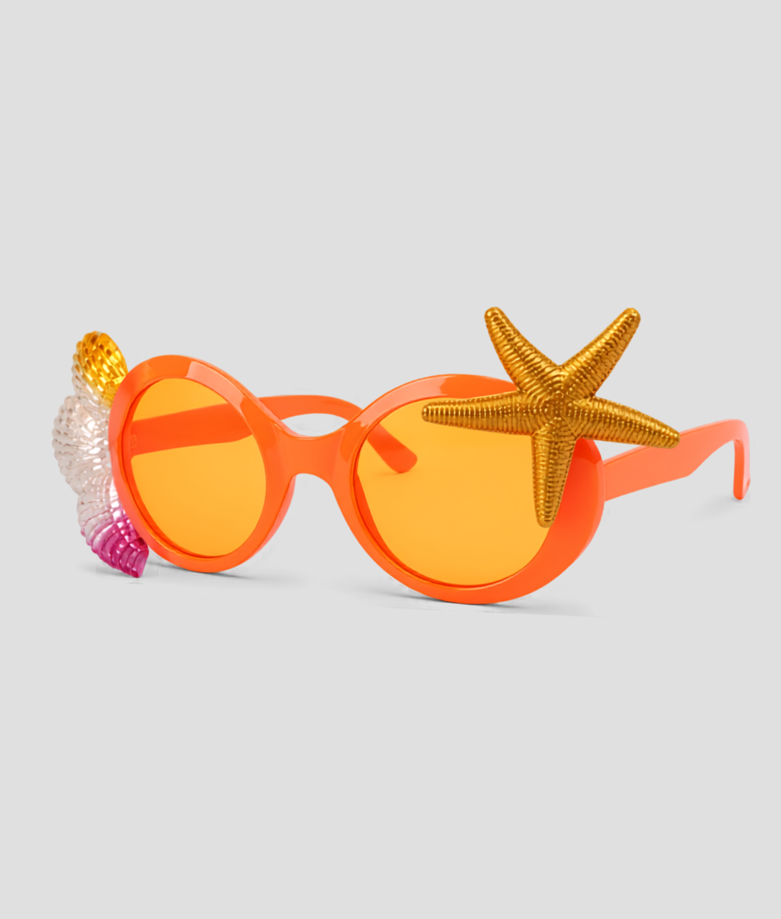 Oranje ronde zonnebril versierd met een gouden zeester en schelp