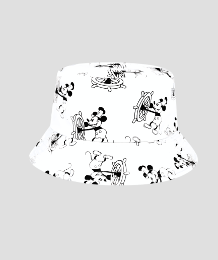 Witte bucket hat met retro tekenfilm print van een muizenkarakter aan een scheepsstuur